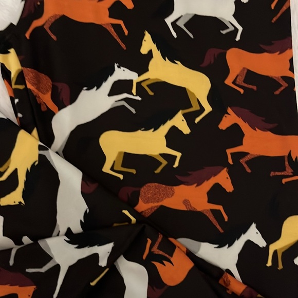 Lularoe 🐴 leggings - Picture 2 of 3